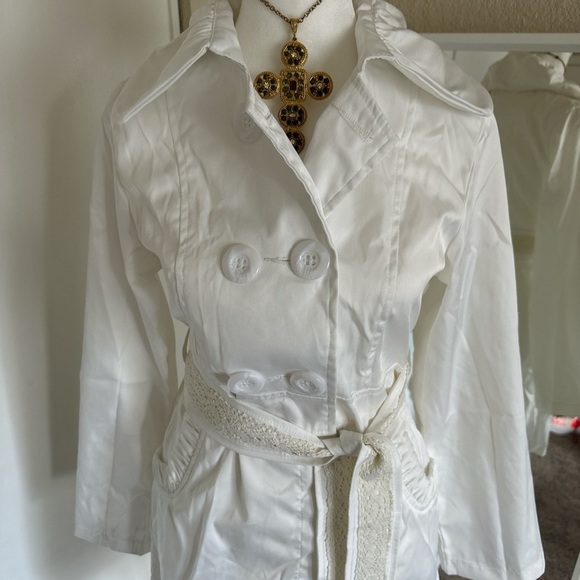Silky feel cream Trench Coat jacket - Picture 4 of 4